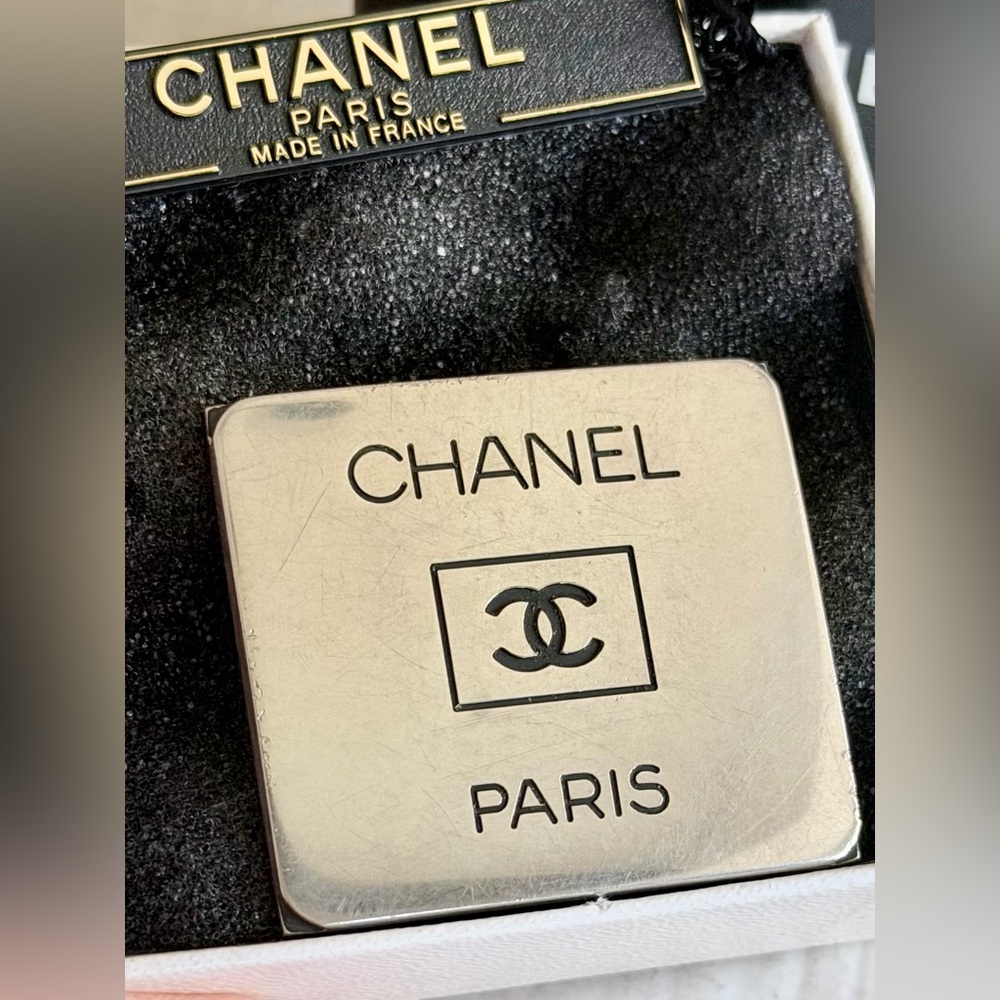 Vintage Chanel Silver 96P Square Brooch - Picture 4 of 6